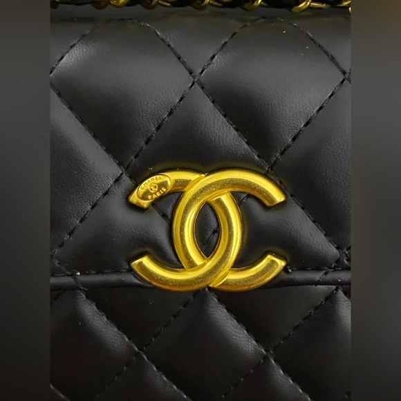 Beaute CC VIP Gift Make-up Crossbody Bag - Picture 6 of 7